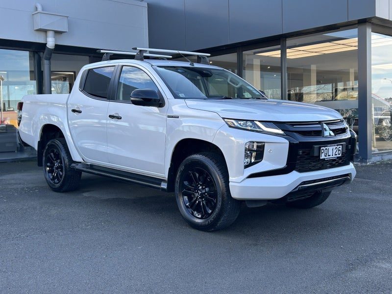 2022 Mitsubishi Triton VRX Black Edition, main photo