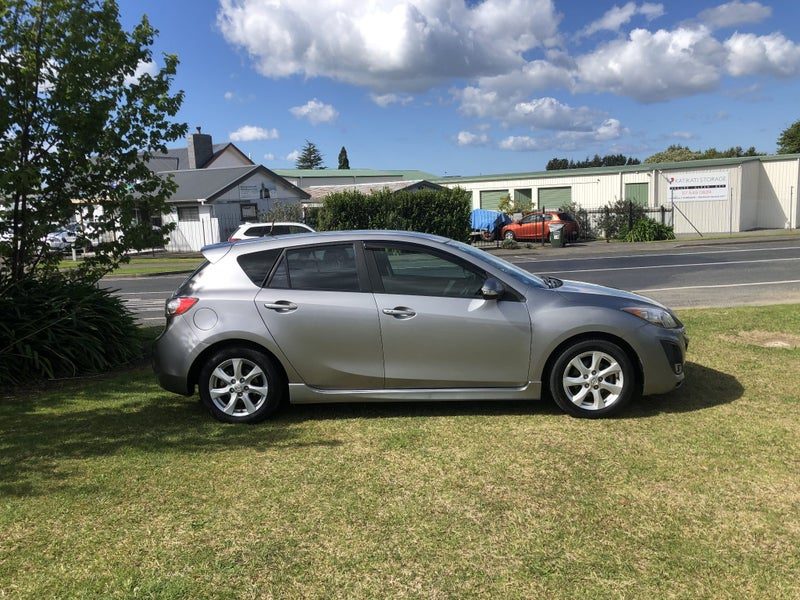 2010 Mazda Axela, photo 3