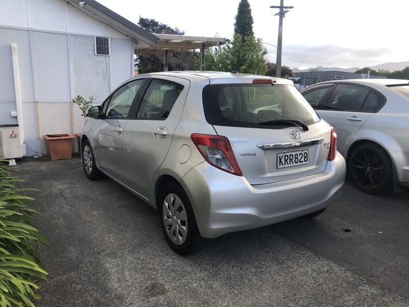 2013 Toyota Yaris Yr, photo 3