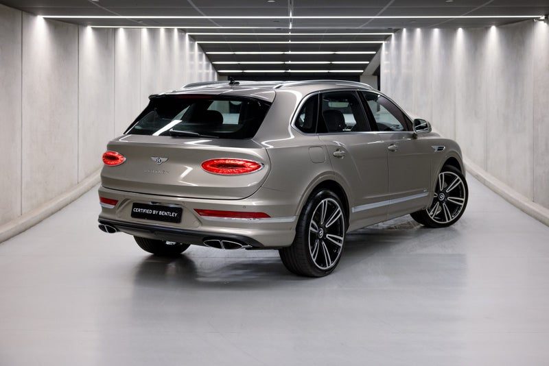 2023 Bentley Bentayga V8, photo 3