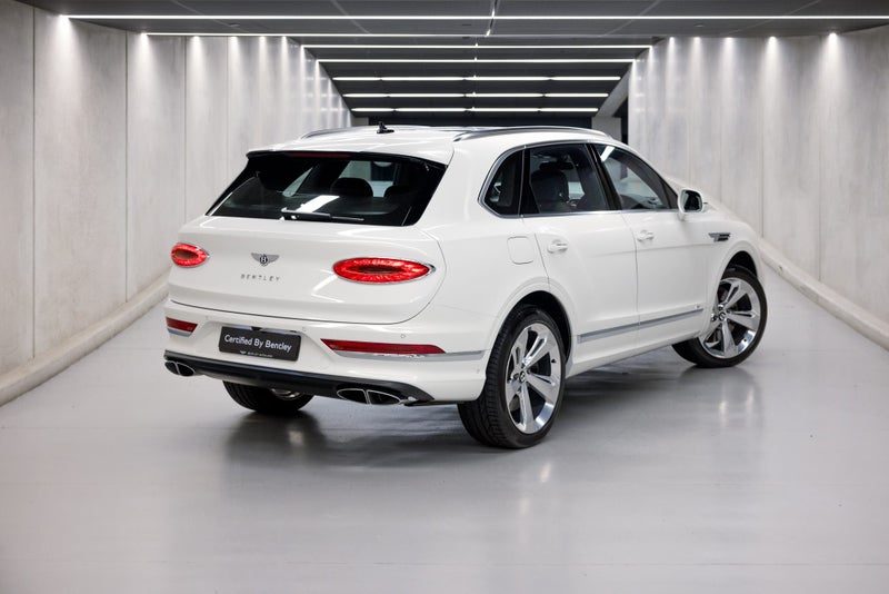 2023 Bentley Bentayga V8, photo 3