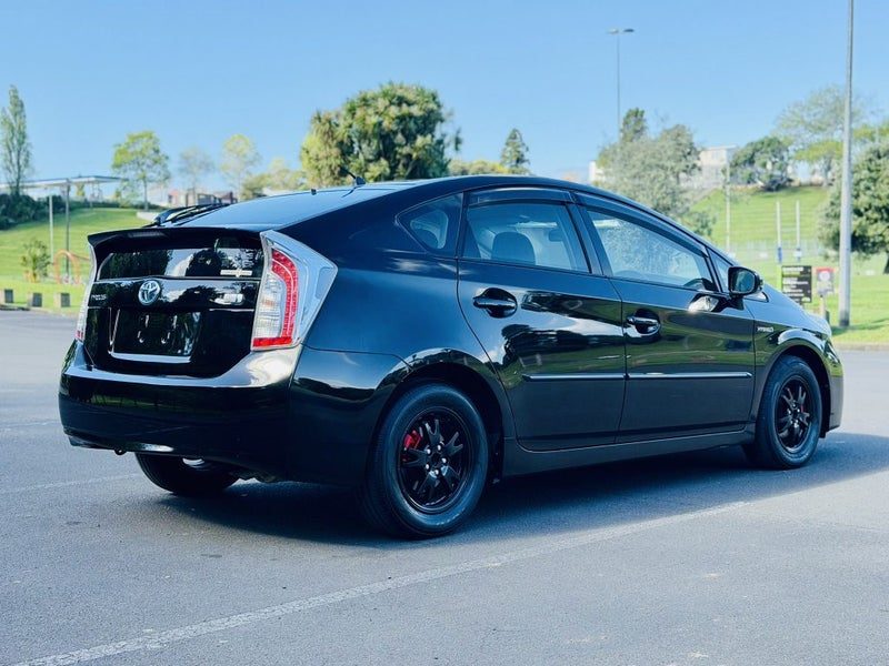 2015 Toyota Prius S, photo 2