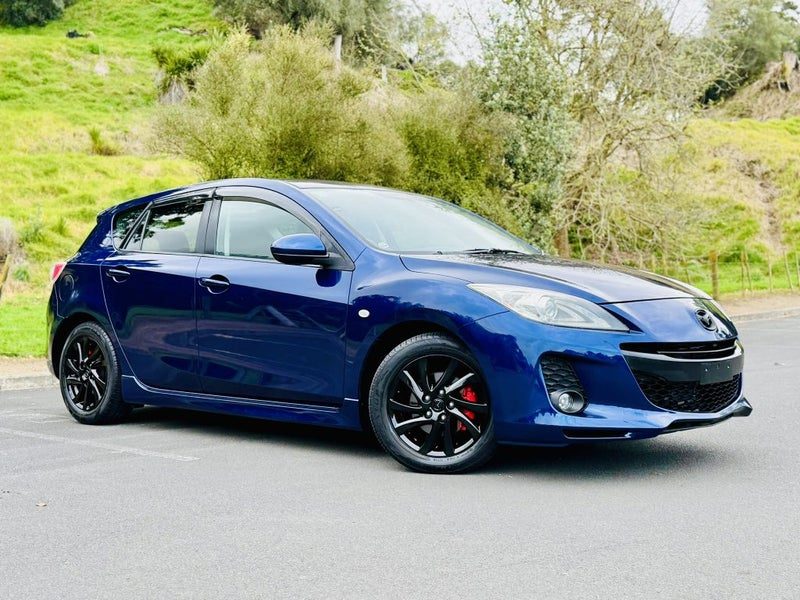 2012 Mazda Axela 15S SPORTS !! SUPER LOW KM`S !!