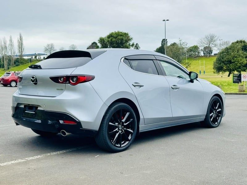 2022 Mazda 3 20S, photo 2