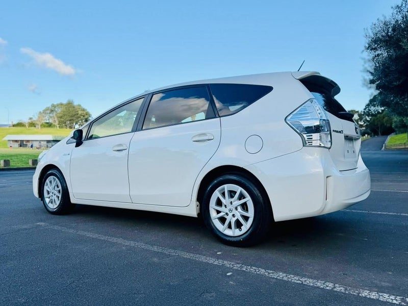 2013 Toyota Prius ALPHA HYBRID !! 7 SEATER VAN !!, photo 3