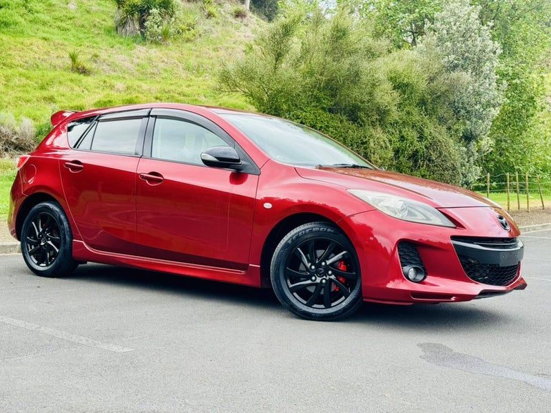 2013 Mazda Axela 15S SPORTS !! SUPER LOW KM`S !!