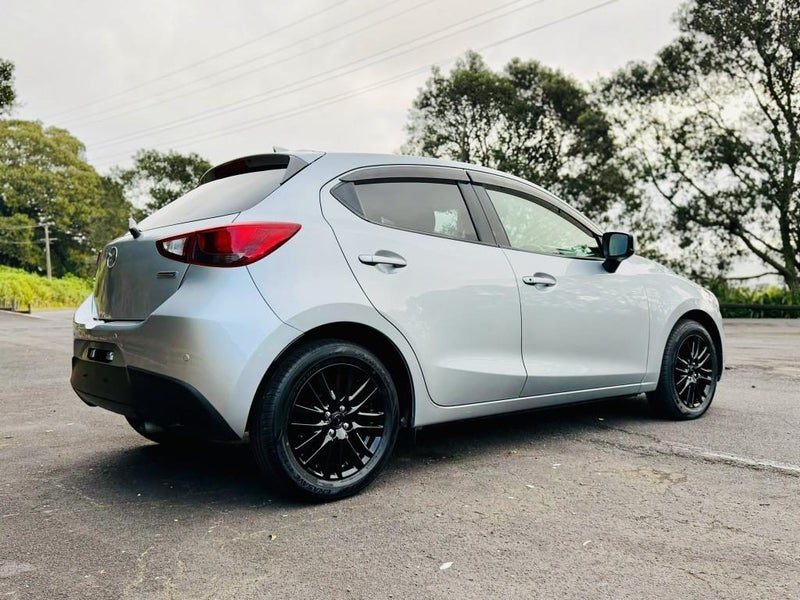 2017 Mazda Demio 13 S, photo 2