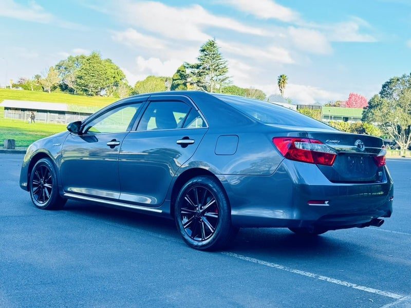 2013 Toyota Camry HYBRID !! SUPER LOW KM`S !!, photo 3