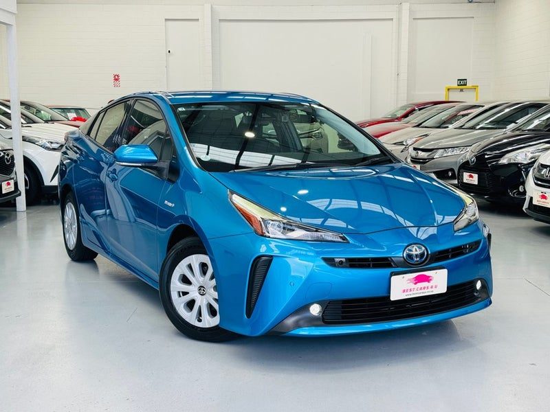2019 Toyota Prius S Limited, photo 2