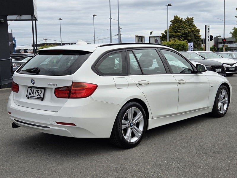 2013 BMW 320i Sport Line, photo 3