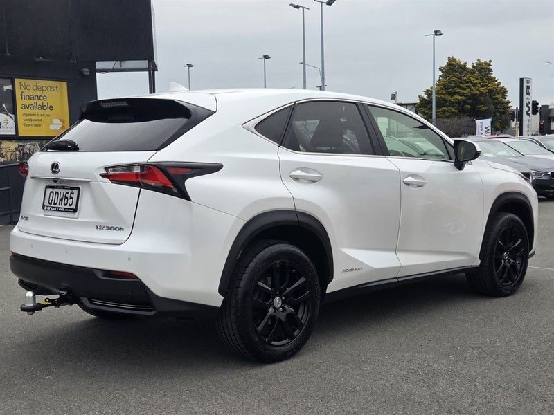 2015 Lexus NX 300h 2.5 HYBRID, photo 3