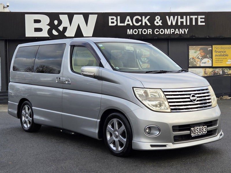 2005 Nissan Elgrand 3.5L 8 Seater