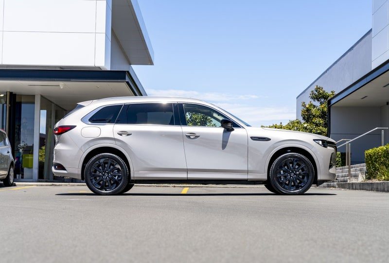 2026 Mazda CX-80 HOMURA 2.5L PHEV 8 Speed AWD, photo 2