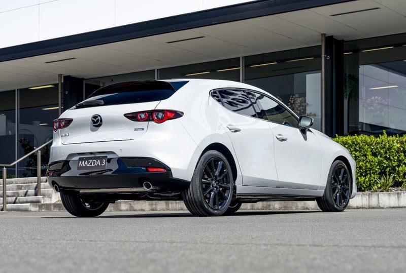 2026 Mazda 3 HOMURA 2.5L FWD Hatchback, photo 3