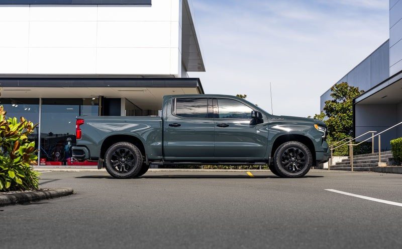 2026 Chevrolet Silverado 1500 LTZ, photo 2