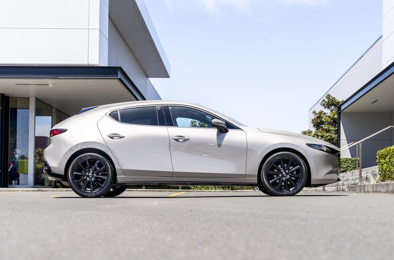 2026 Mazda 3 HOMURA 2.5L FWD Hatchback, photo 2