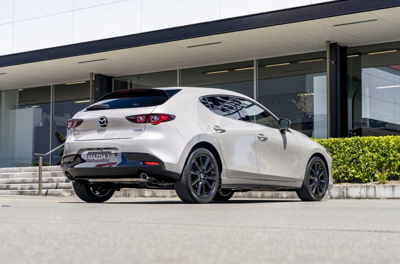2026 Mazda 3 HOMURA 2.5L FWD Hatchback, photo 3