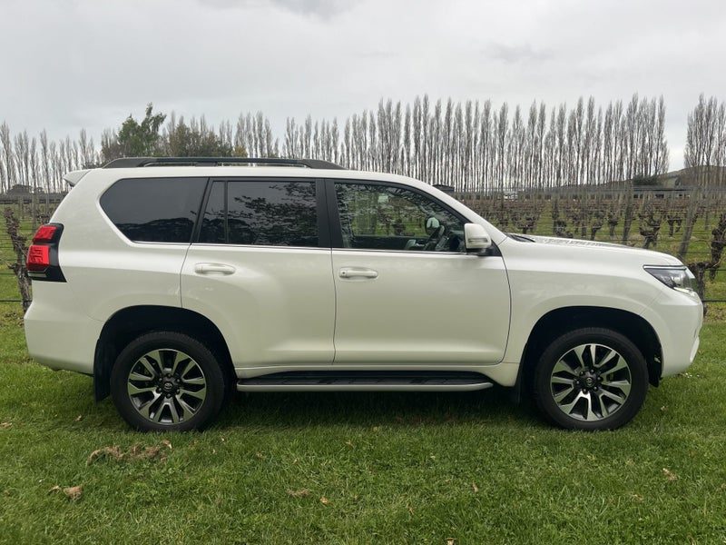 2022 Toyota Land Cruiser Prado VX, photo 3
