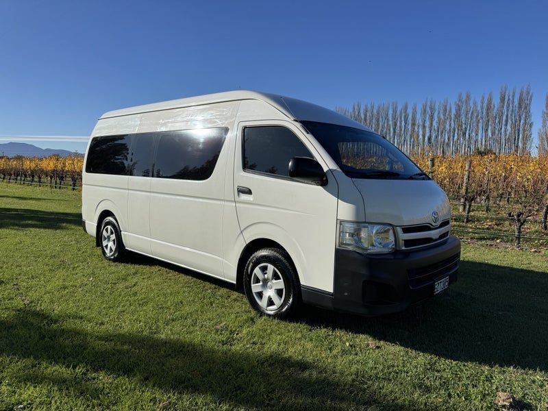 2013 Toyota Hiace 12 Seater Minibus