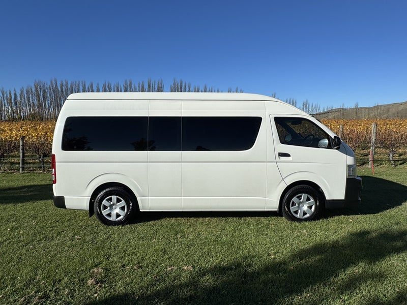 2013 Toyota Hiace 12 Seater Minibus, photo 3