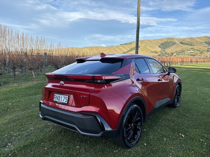 2026 Toyota C-HR Limited, photo 3