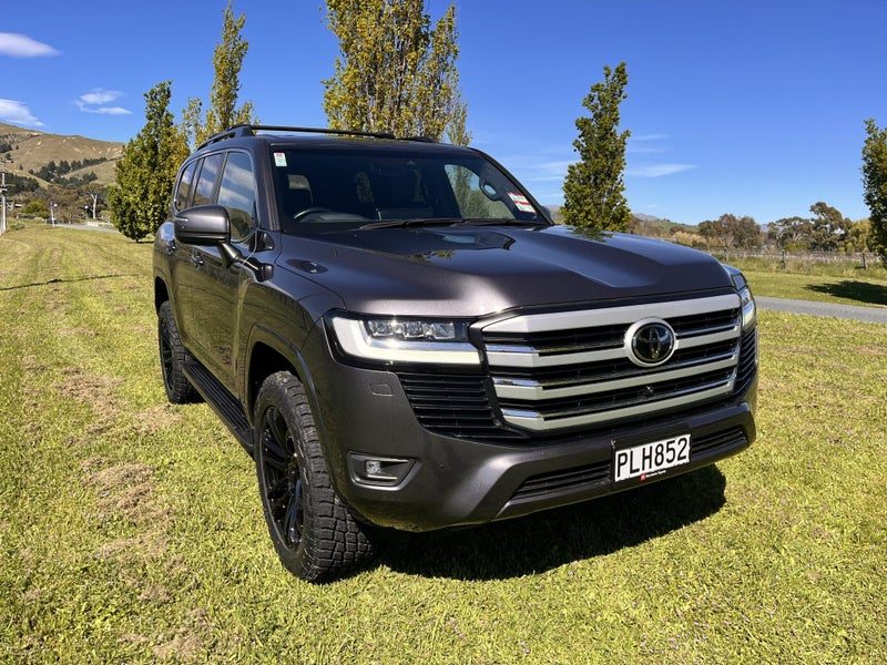 2022 Toyota Land Cruiser VX