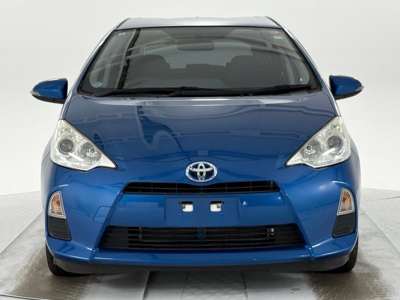 2014 Toyota Aqua 1.5 Hybrid S 5 Dr Hatch CVT 2WD, photo 2