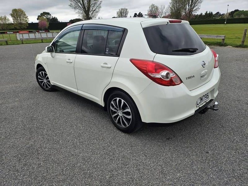 2009 Nissan Tiida, photo 2