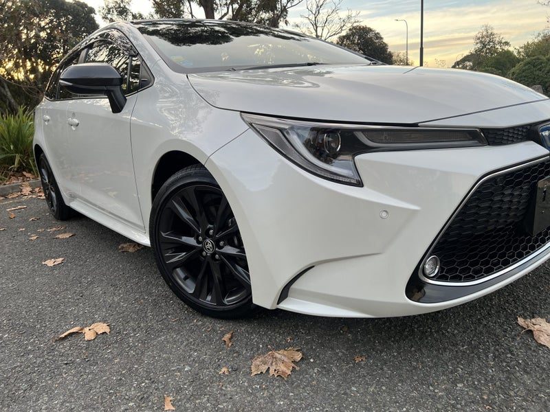 2020 Toyota Corolla Touring 1.8 Hybrid Wagon, photo 2