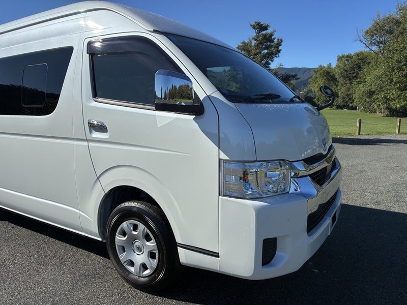 2025 Toyota Hiace 2.7P Grand Cabin 10 Seater 4WD, photo 2