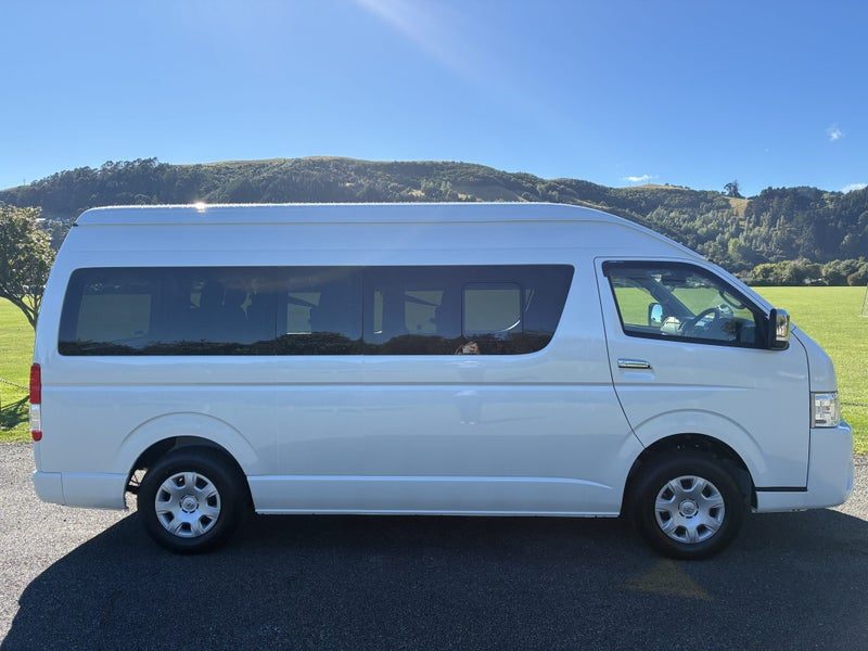 2025 Toyota Hiace 2.7P Grand Cabin 10 Seater 4WD, photo 3