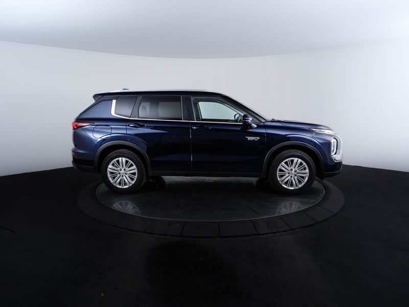 2024 Mitsubishi Outlander LS PHEV, photo 2