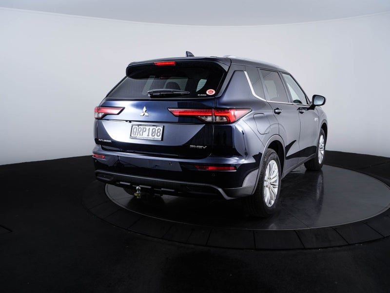 2024 Mitsubishi Outlander LS PHEV, photo 3