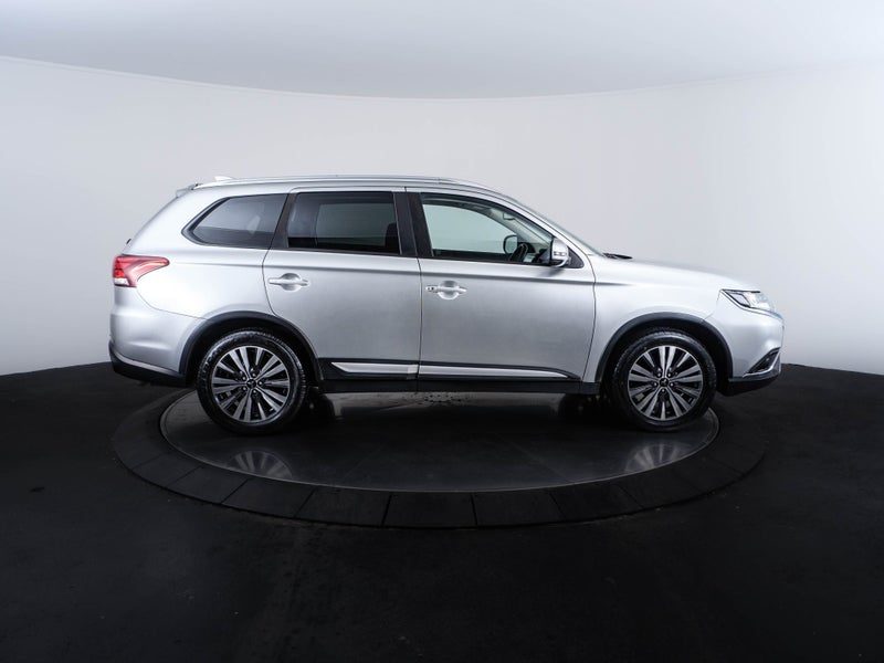 2022 Mitsubishi Outlander XLS 2.4lt AWD petrol, photo 2