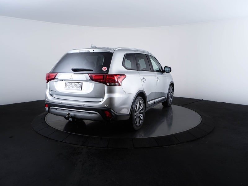 2022 Mitsubishi Outlander XLS 2.4lt AWD petrol, photo 3