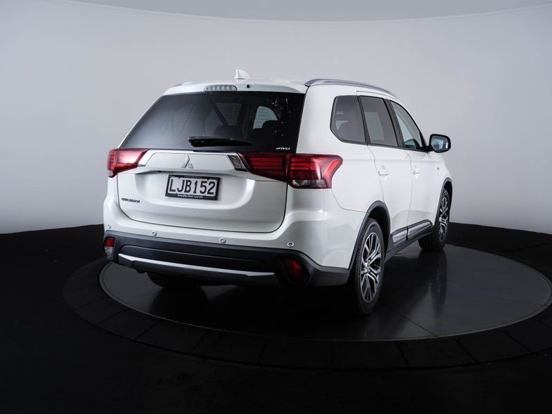 2018 Mitsubishi Outlander LS 2.4 petrol Awd, photo 3