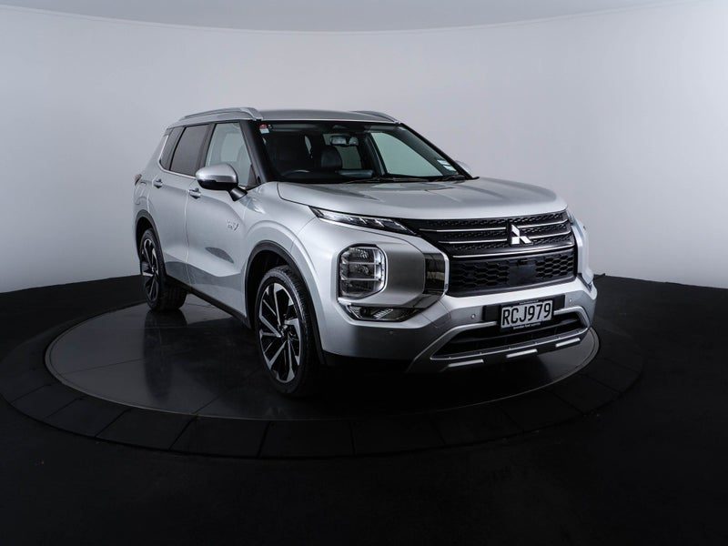 2025 Mitsubishi Outlander XLS PHEV 2.4lt AWD