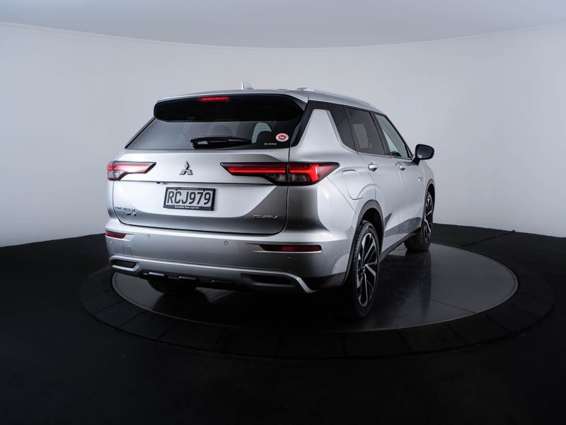 2025 Mitsubishi Outlander XLS PHEV 2.4lt AWD, photo 3