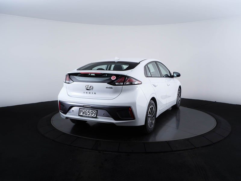 2023 Hyundai IONIQ 100kW EV, photo 3