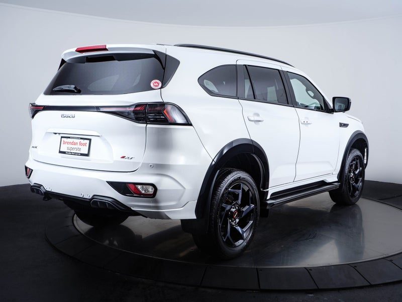 2026 Isuzu MU-X XT 4X4, photo 3