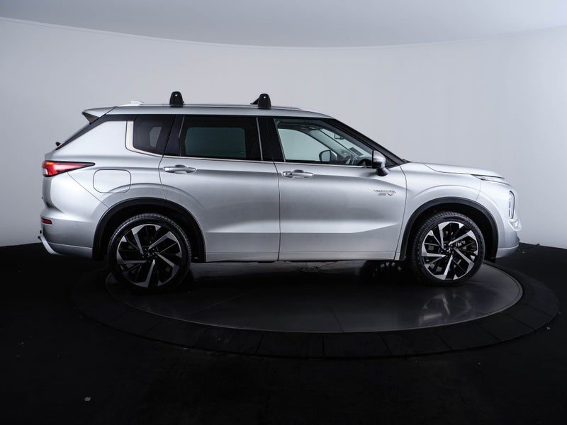 2023 Mitsubishi Outlander VRX PHEV 4WD, photo 2