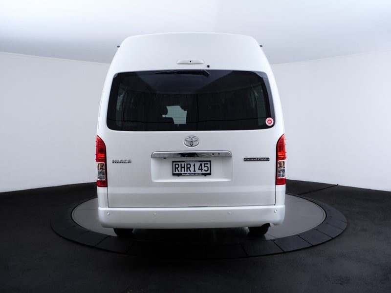 2025 Toyota Hiace Grand Cabin Jumbo, photo 2