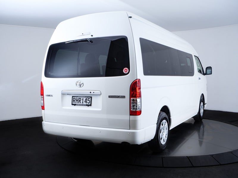 2025 Toyota Hiace Grand Cabin Jumbo, photo 3