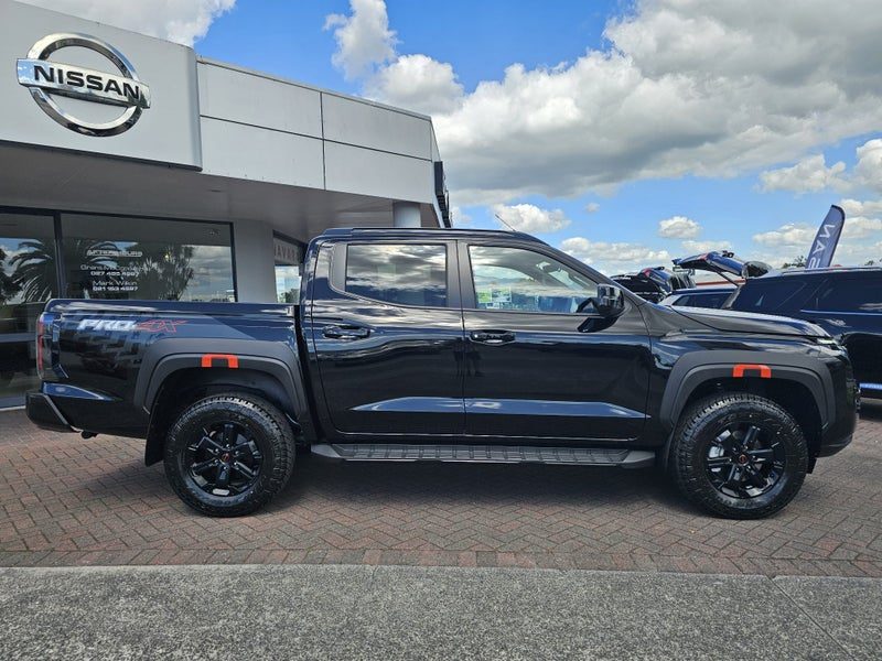 2026 Nissan Navara PRO-4X 4WD, photo 2