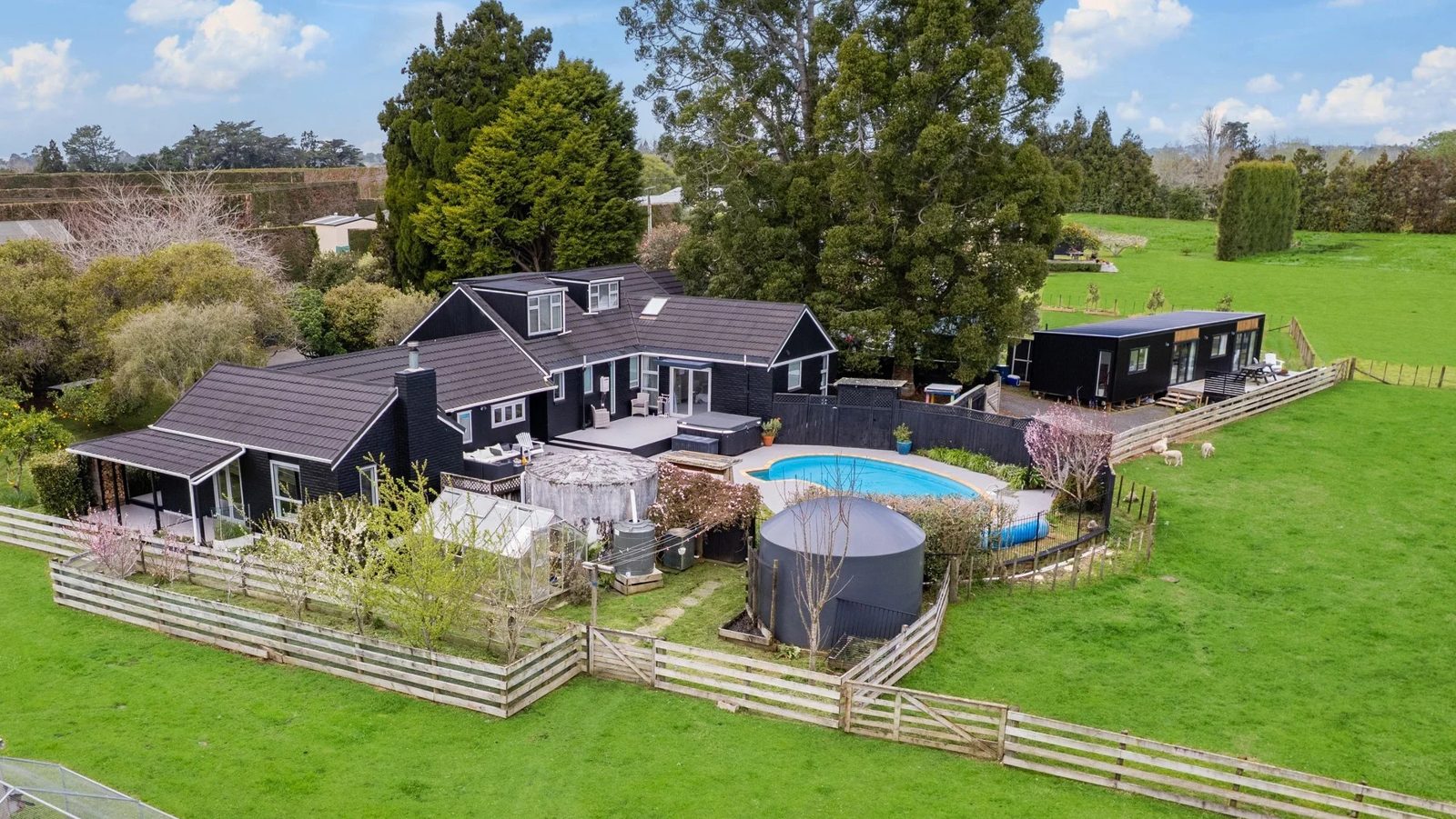 806 Waitakere Road, Kumeu