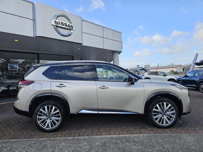 2026 Nissan X-Trail Ti-L E-Pwr, BLK Roof option, photo 2