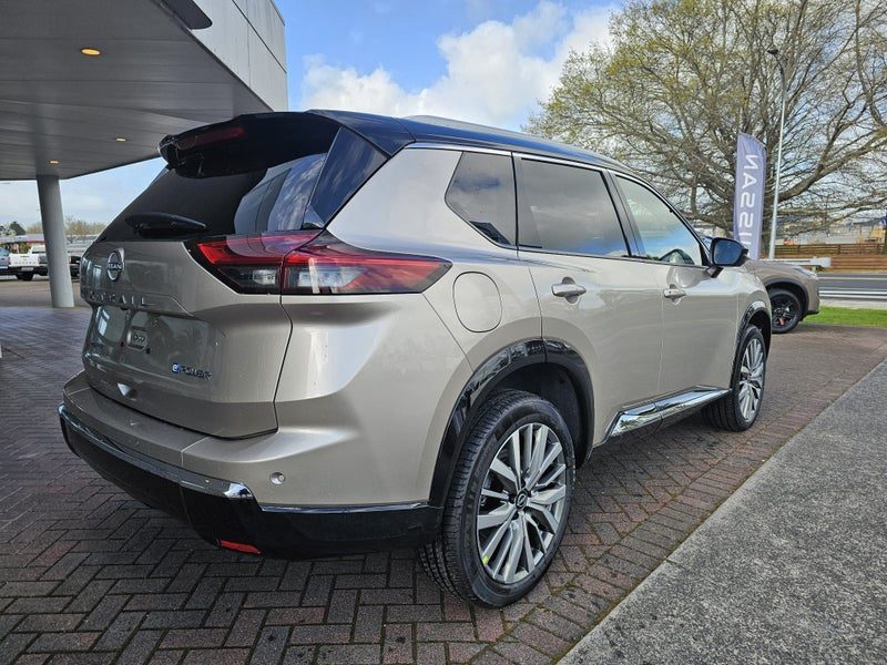 2026 Nissan X-Trail Ti-L E-Pwr, BLK Roof option, photo 3