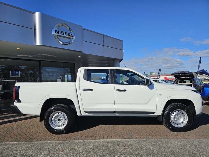 2026 Nissan Navara SL 4WD, photo 2