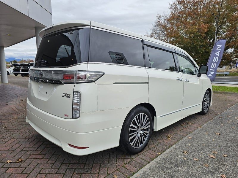 2017 Nissan El Grand Elgrand 250 Highway Star, photo 3