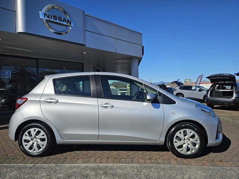 2018 Toyota Yaris GX, photo 2